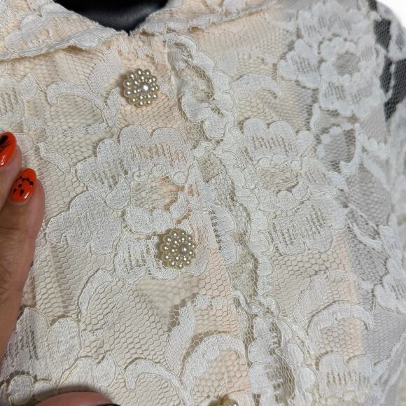 VINTAGE 1960s LACE MINI DRESS W FAUX PEARL BUTTONS PETITES BY SUZY NY SIZE XS S - Picture 3 of 5